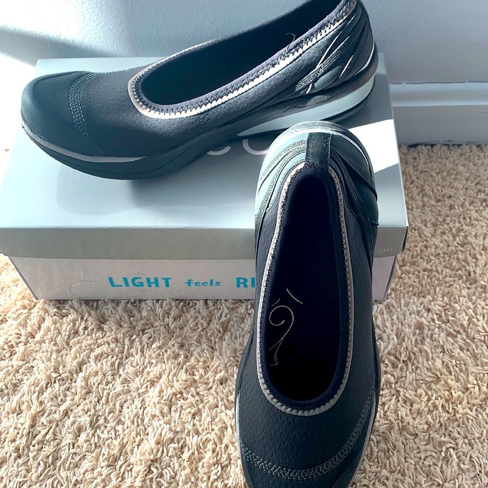 BZees Light Feels Right woman’s shoes